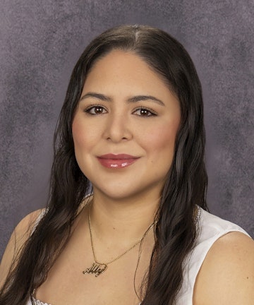 Alejandra De La Torre